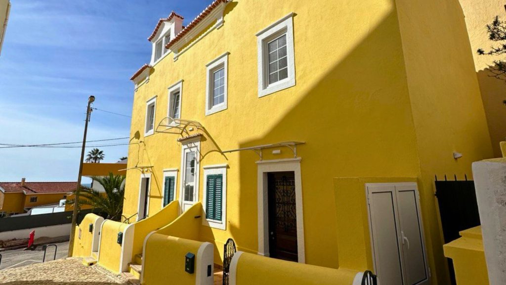 Beachfront aparthotel Parede